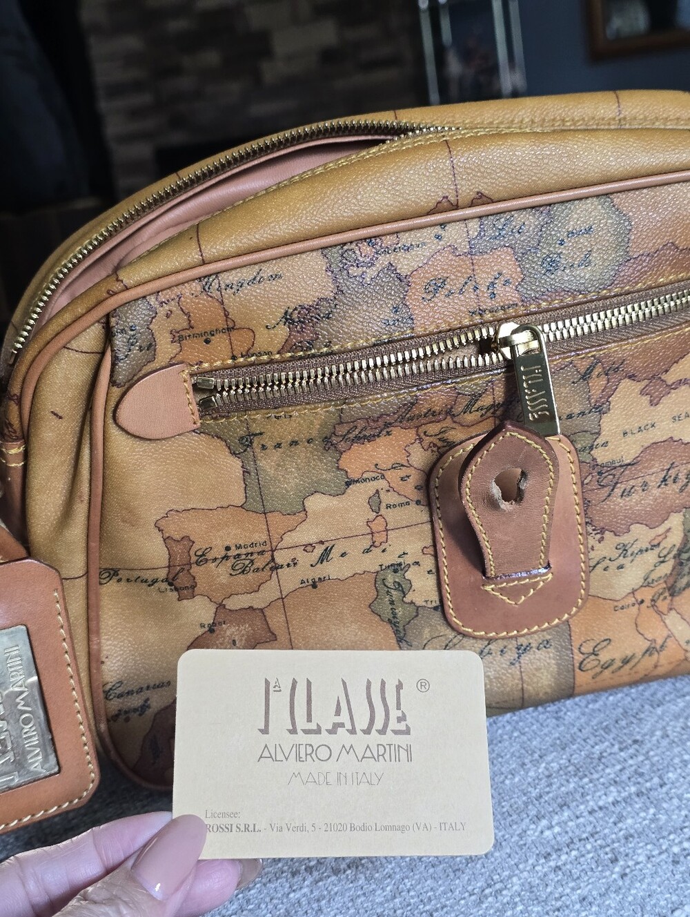 Alviero Martini tan leather logo tag with Global Map Designs - Picture 10 of 12